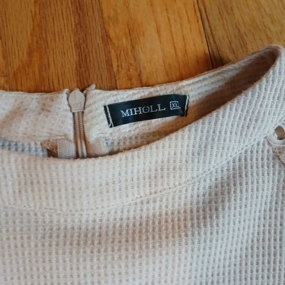 Lace Sleeve Top - Picture 4 of 5